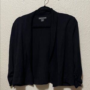 Covington Women's Black Cropped Sweater. Good Condition. Size LP.
